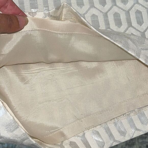 Banana Republic Vintage Womens Geometric Flat Front Shorts Beige Silver Metallic - Picture 5 of 9